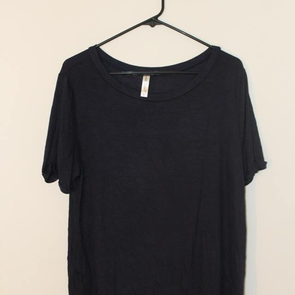 Red and dark blue baggy tee soft
